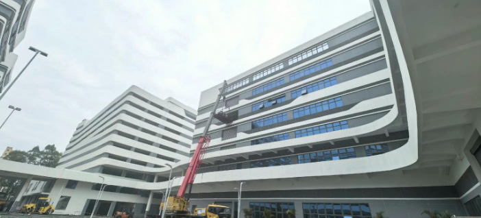 首批新生產(chǎn)設(shè)備順利完成入場(chǎng)